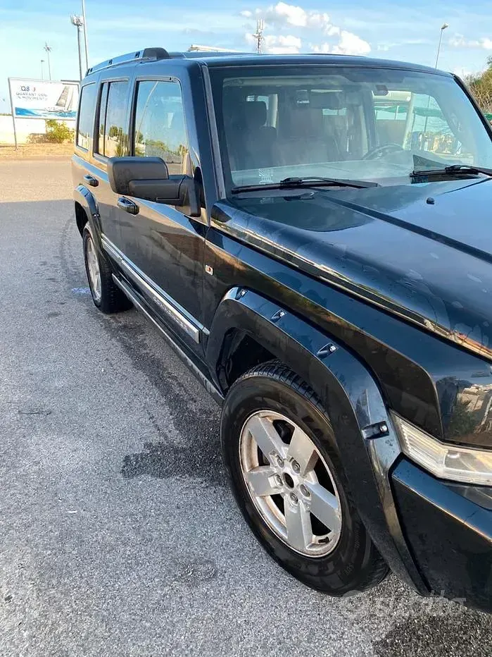 Usata Jeep Commander 225 CV (165 kW) 2007 Nero SUV