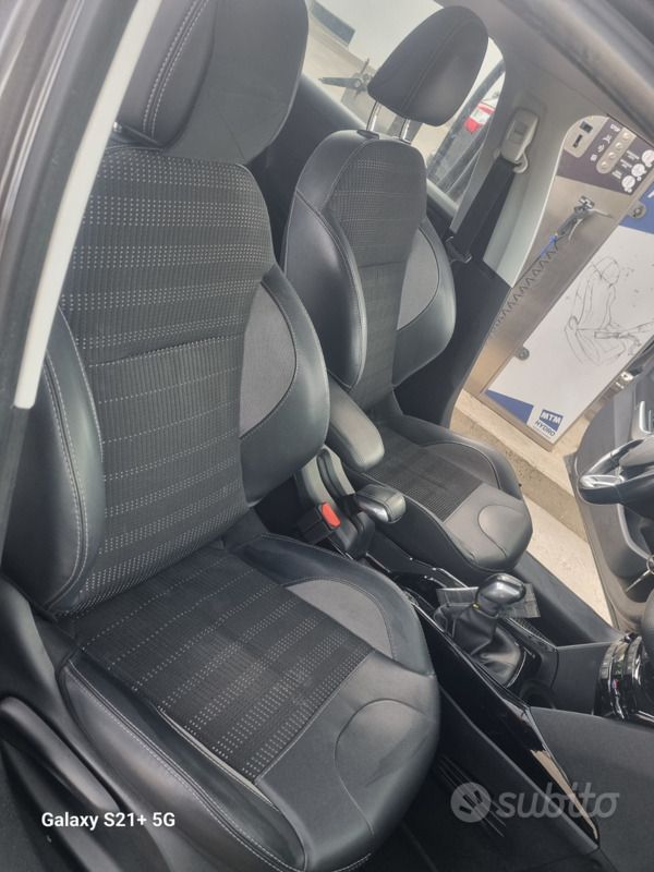 Usata Peugeot 2008 Allure 100 CV (73 kW) 2017 Grigio SUV