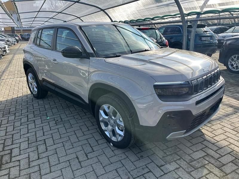 Nuova Jeep Avenger Altitude 101 CV (74 kW) 2025 Grigio tetto nero SUV