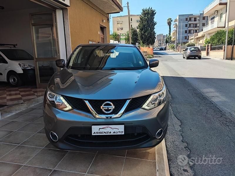Usata Nissan Qashqai N-Vision 110 CV (80 kW) 2016 Grigio SUV