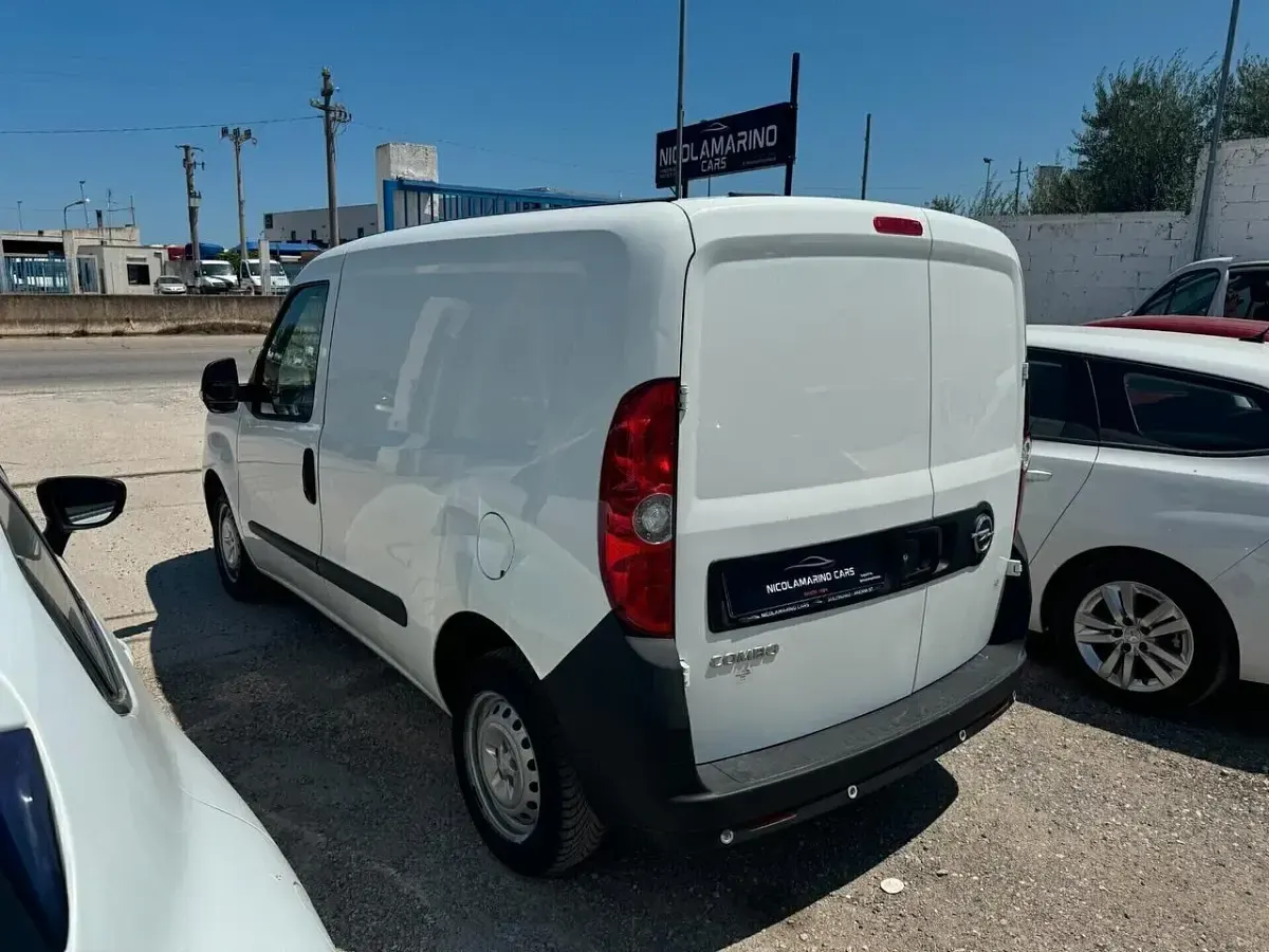 Usata Opel Combo 105 CV (77 kW) 2017 Bianco Monovolume