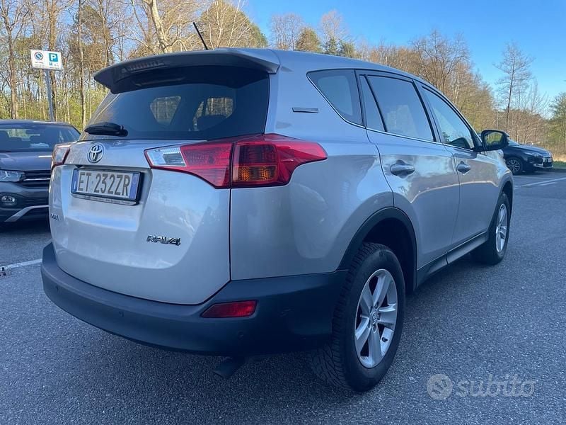 Usata Toyota RAV4 124 CV (91 kW) 2014 Grigio SUV