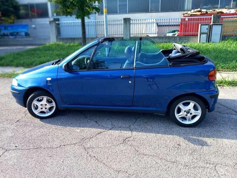 Usata Fiat Ritmo 52 CV (38 kW) 1984 Blu/azzurro Cabrio