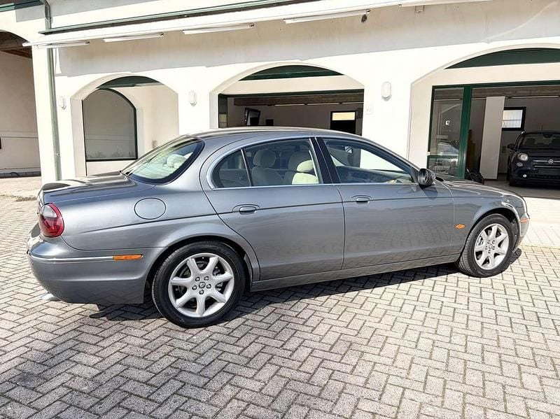 Usata Jaguar S-Type S 207 CV (152 kW) 2005 Argento Berlina