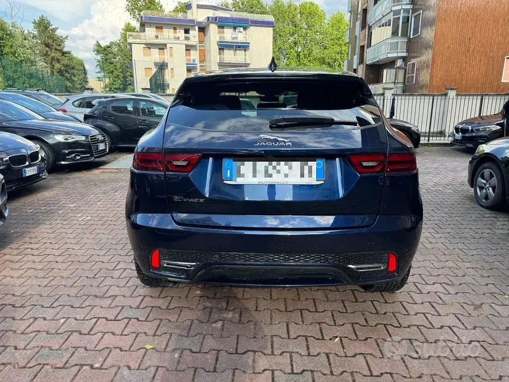 Usata Jaguar E-Pace R-Dynamic 163 CV (119 kW) 2022 Blu SUV