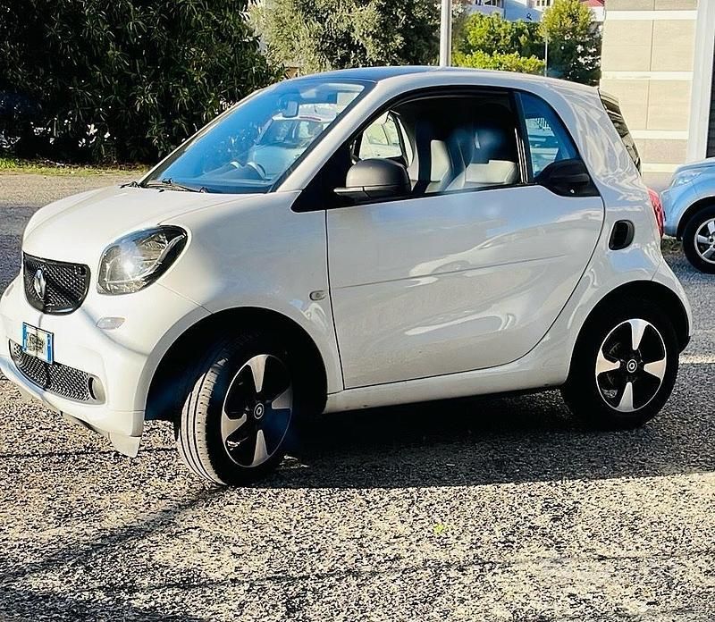 Bianco Usata 2016 Smart ForTwo Coupé Coupé | 10.500 € (Buon prezzo) - Immagine 1/3