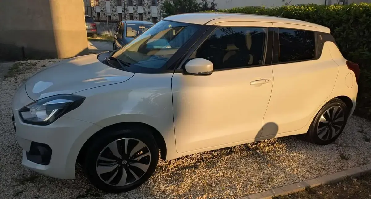 Usata Suzuki Swift 90 CV (66 kW) 2019 Bianco Utilitaria