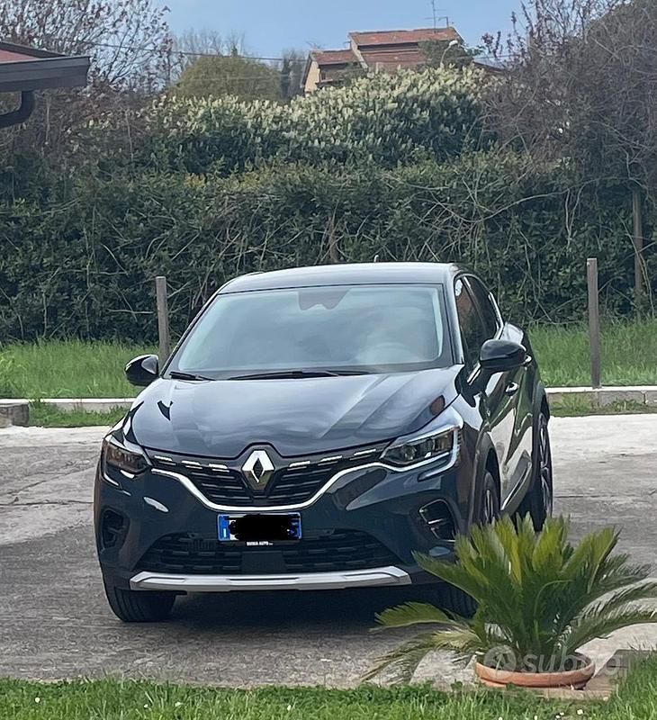 Usata Renault Captur 100 CV (73 kW) 2023 Blu SUV