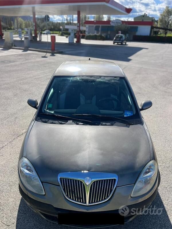 Usata Lancia Ypsilon 95 CV (69 kW) 2005 Marrone Utilitaria