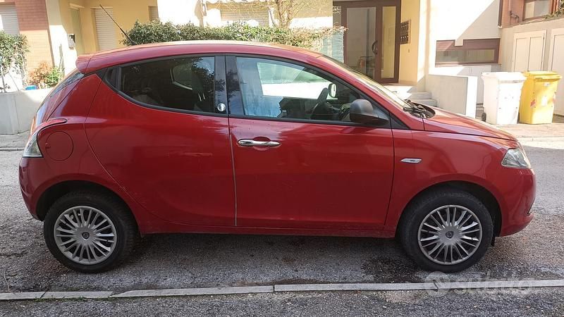 Usata Lancia Ypsilon 80 CV (58 kW) 2013 Utilitaria