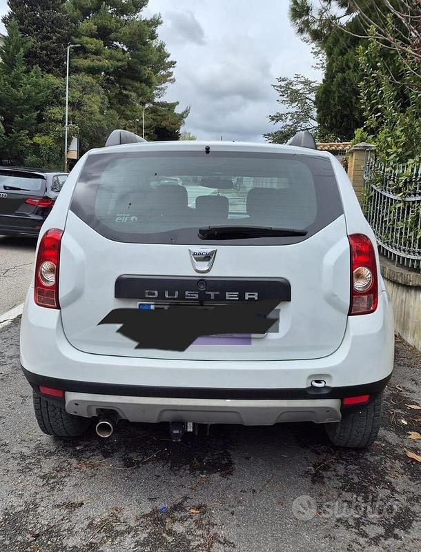 Usata Dacia Duster Lauréate 110 CV (80 kW) 2013 Bianco SUV