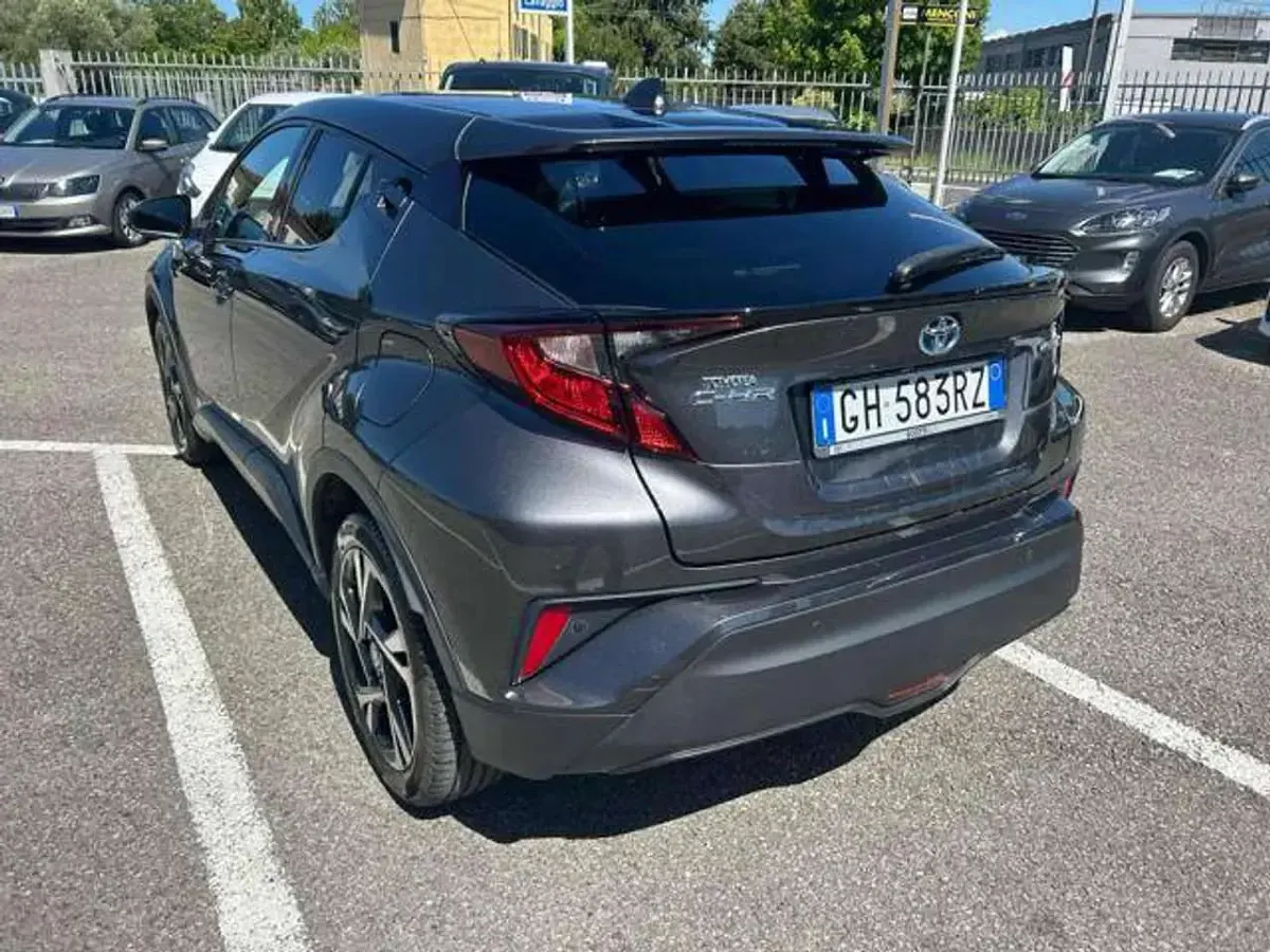 Usata Toyota C-HR 98 CV (72 kW) 2022 Grigio SUV
