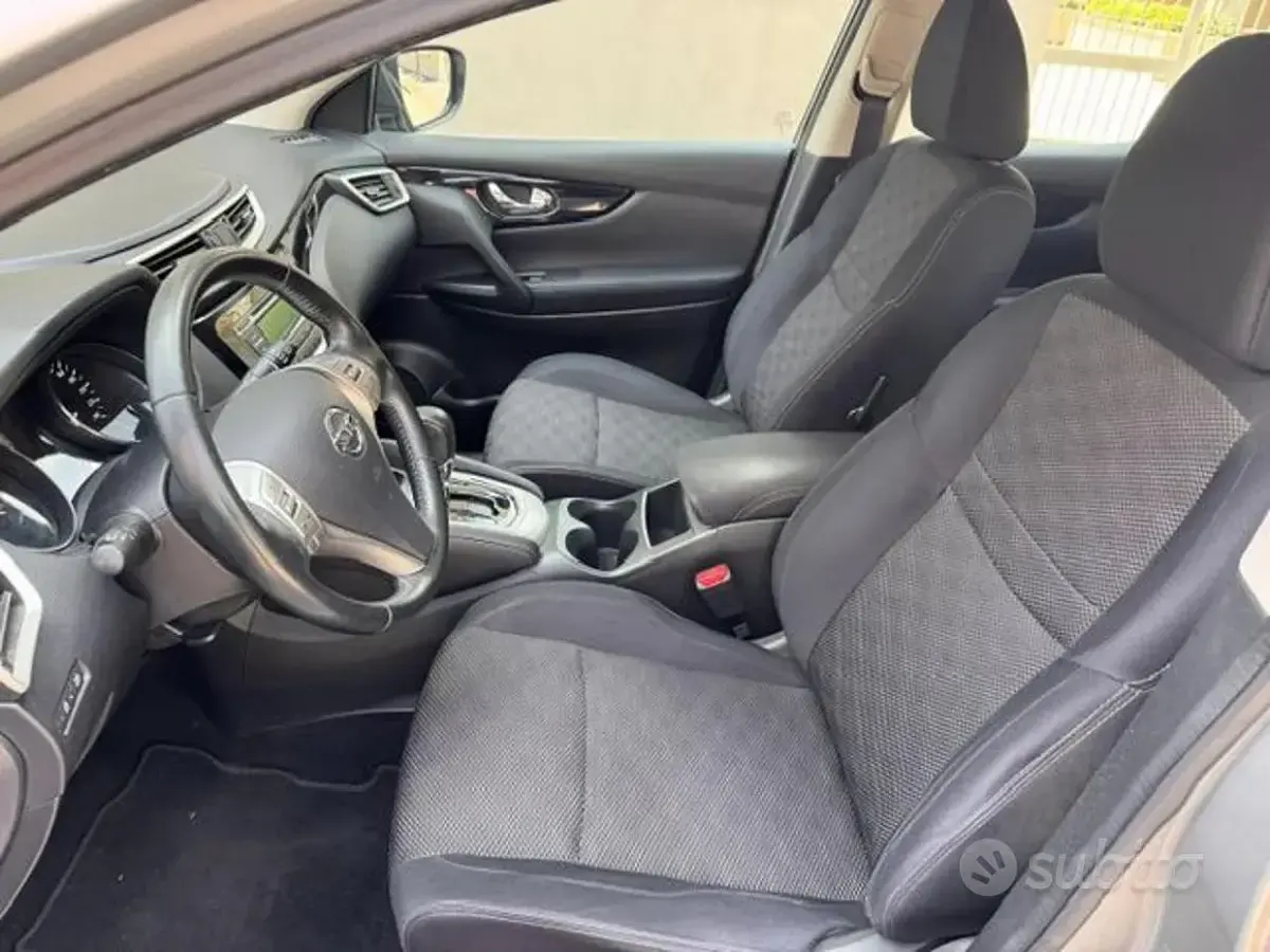Usata Nissan Qashqai 116 CV (85 kW) 2015 Grigio SUV