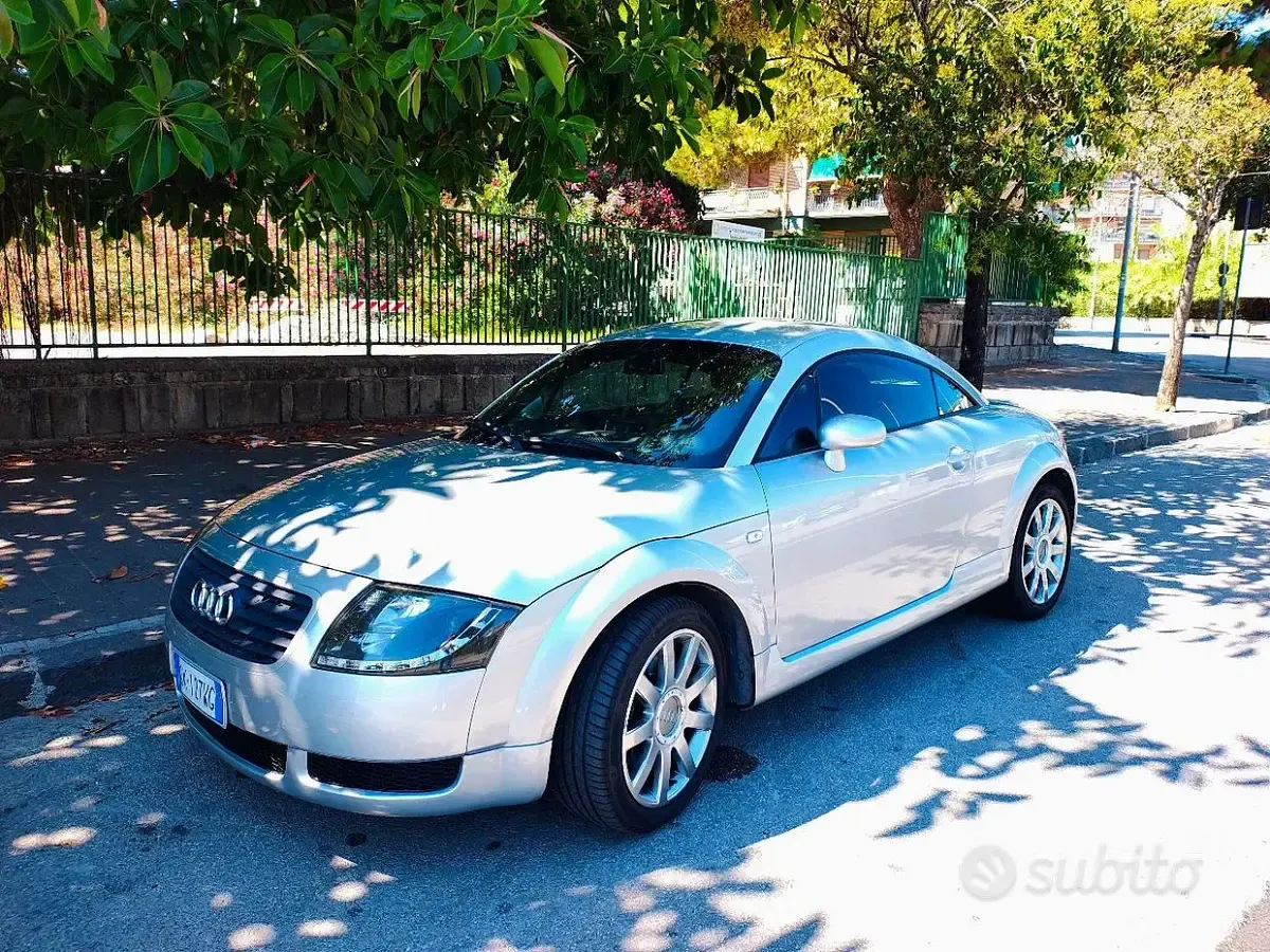 Usata Audi TT 179 CV (131 kW) 1999 Grigio Coupé