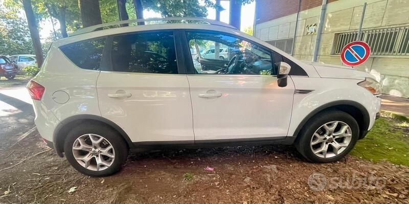 Usado Ford Kuga 140 CV (102 kW) 2010 Blanco SUV