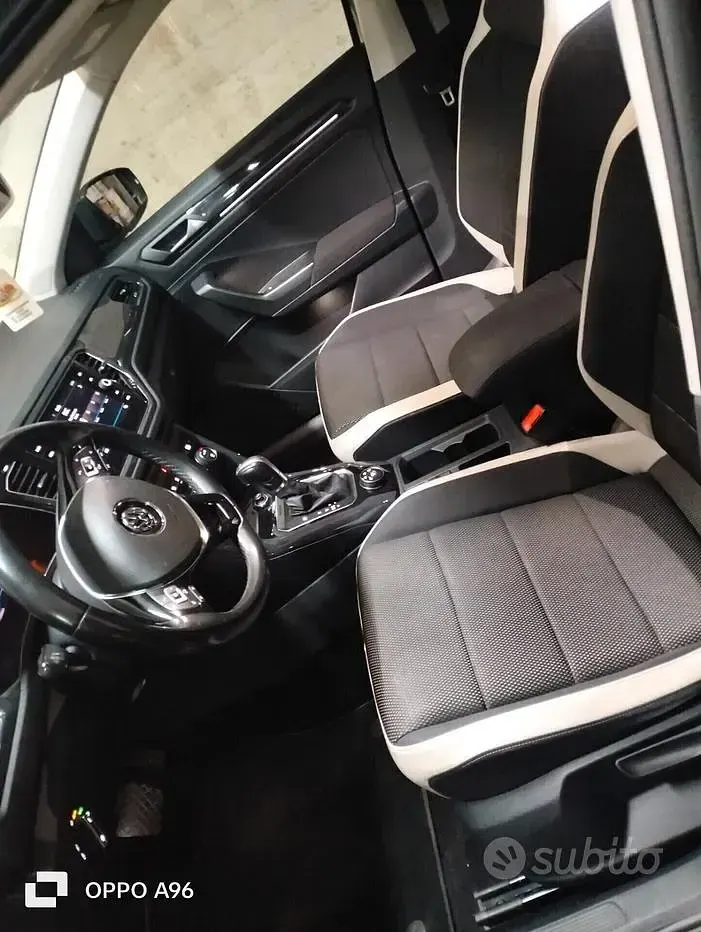 Usata VW T-Roc 150 CV (110 kW) 2018 Grigio SUV