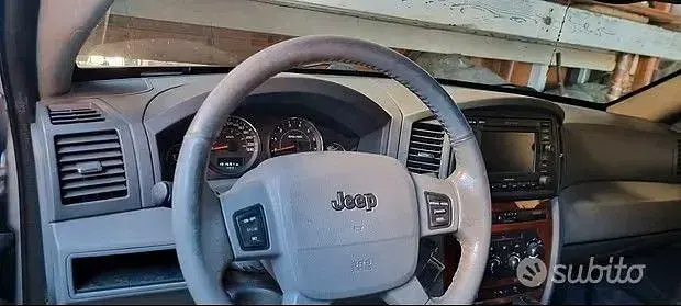 Usata Jeep Grand Cherokee 218 CV (160 kW) 2006 Grigio SUV