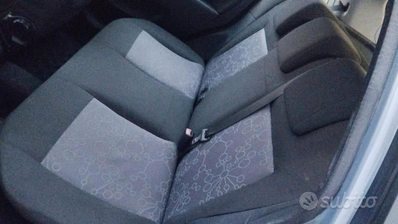 Usata Ford Fiesta Ghia 67 CV (49 kW) 2007 Blu Utilitaria