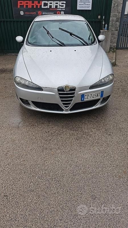 Usata Alfa Romeo 147 Exclusive 150 CV (110 kW) 2006 Grigio Utilitaria