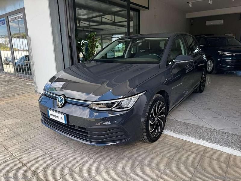 Usata VW Golf VIII Life 116 CV (85 kW) 2022 Urano grey Berlina