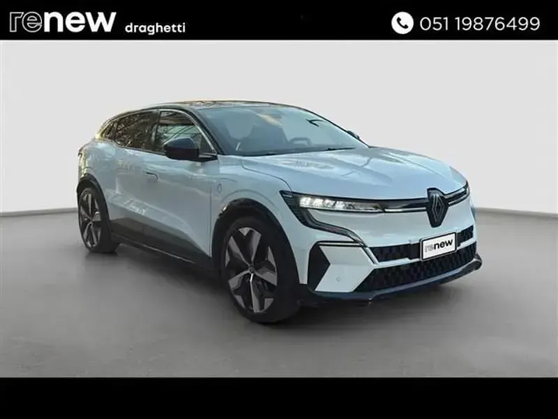 Używany Renault Megane E-Tech Techno 161 kW (220 KM) 2022 Biały Sedan/Limuzyna