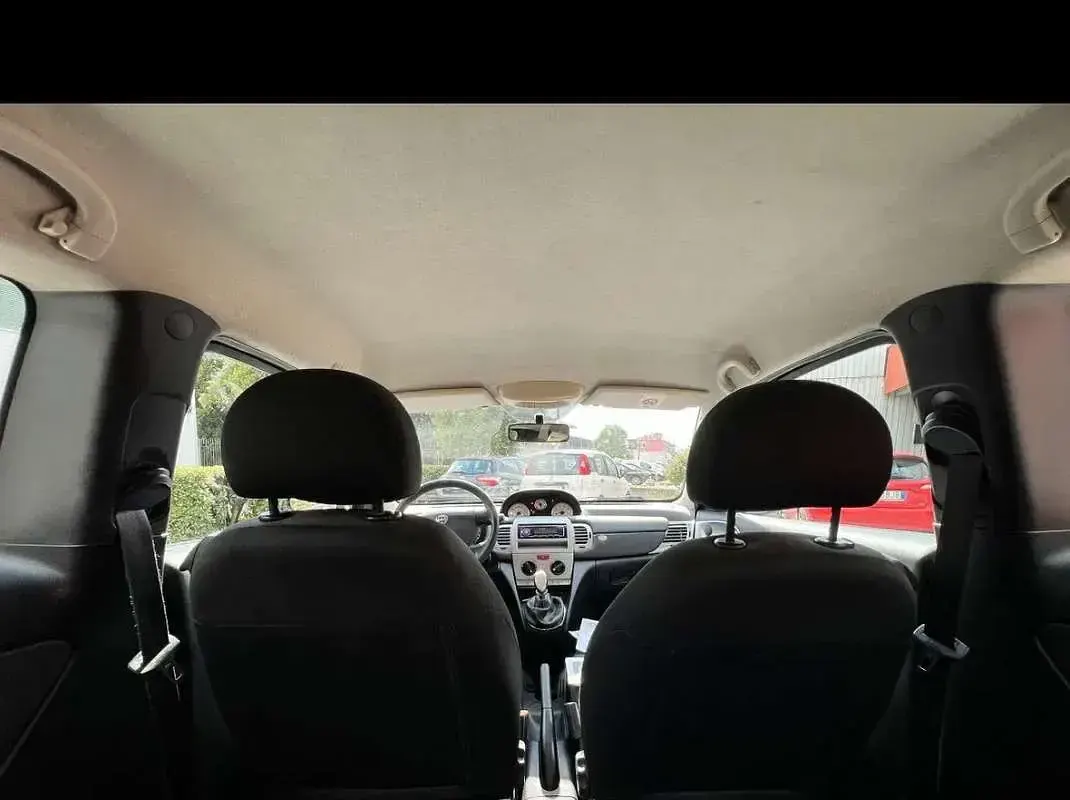 Usata Lancia Ypsilon 60 CV (44 kW) 2010 Utilitaria