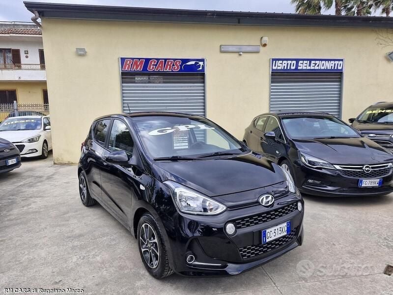 Nero Usata 2020 Hyundai i10 Due volumi | 9999 € (Buon prezzo) - Immagine 1/4