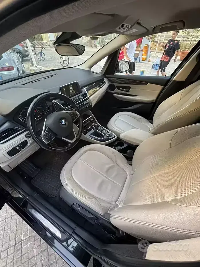 Usata BMW 218 150 CV (110 kW) 2016 Nero Station wagon