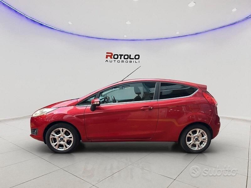 Usata Ford Fiesta Titanium 75 CV (55 kW) 2016 Viola Berlina