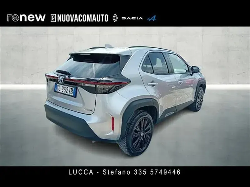 Usata Toyota Yaris Hybrid Trend 116 CV (85 kW) 2022 Grigio chiaro SUV
