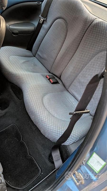 Usata Ford Ka 60 CV (44 kW) 2004 Blu Utilitaria