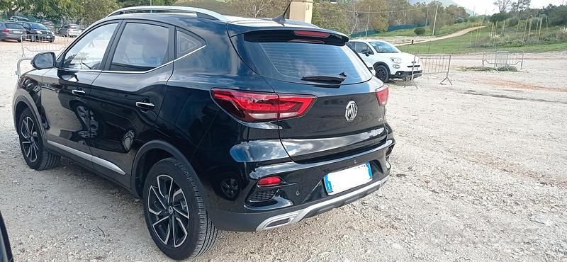 Usata MG ZS Luxury 116 CV (85 kW) 2025 Nero Berlina