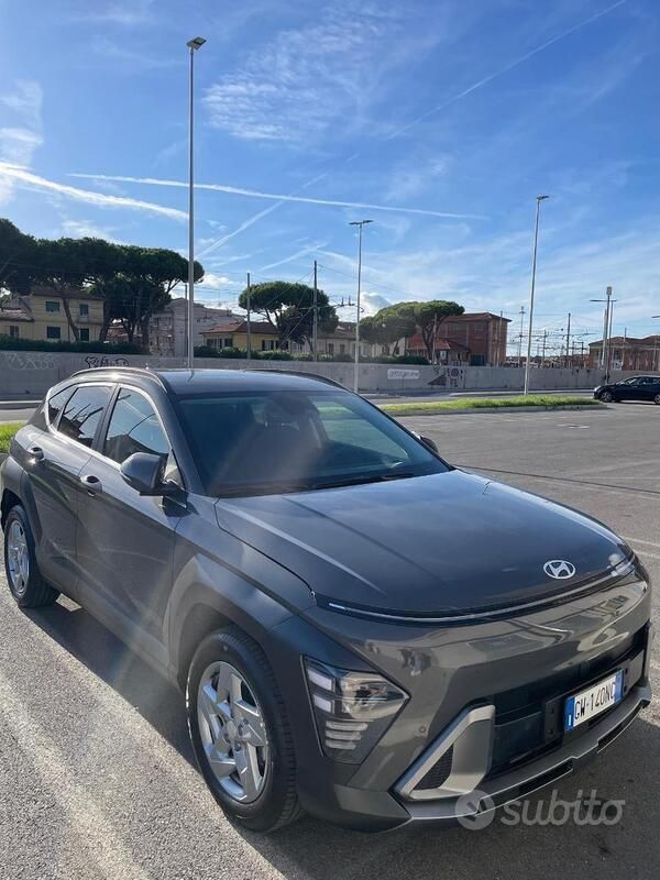 Usata 2024 Hyundai Kona SUV | 25.000 € (Cara) - Immagine 1/2