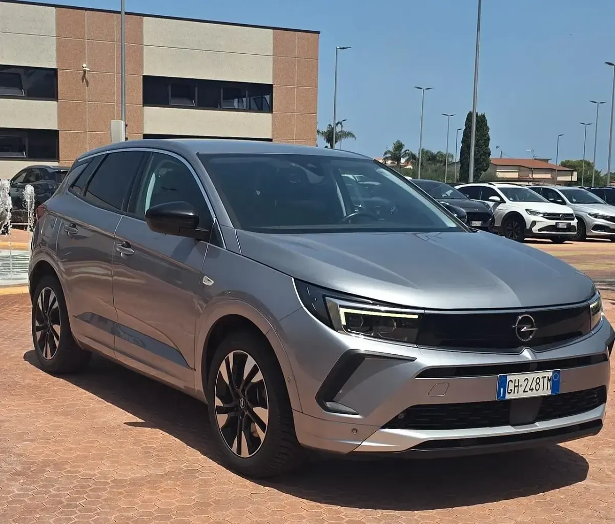 Usata Opel Grandland X Business Elegance 199 CV (146 kW) 2023 Grigio SUV