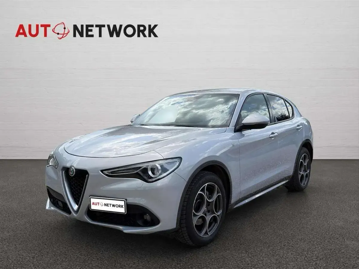 Usata Alfa Romeo Stelvio Ti 209 CV (153 kW) 2022 Argento SUV