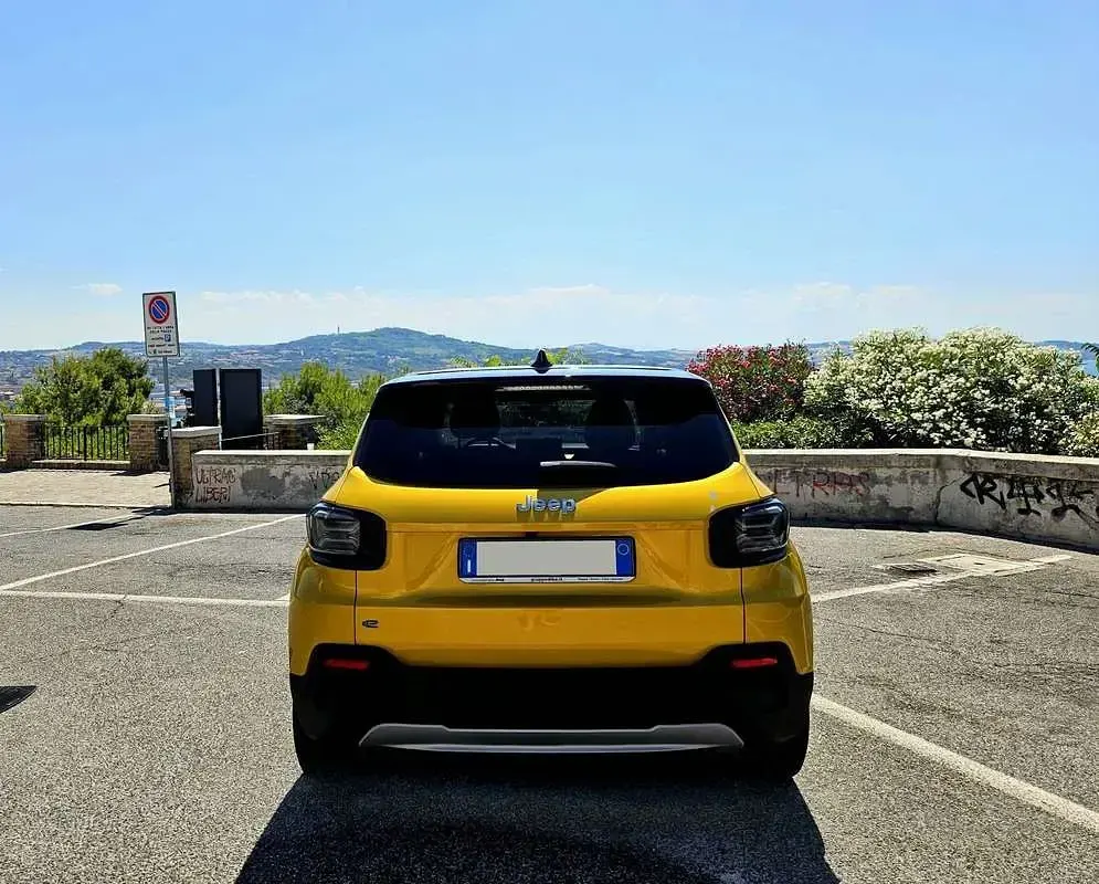 Usata Jeep Avenger EV Summit 114 kW (156 CV) 2023 Giallo SUV