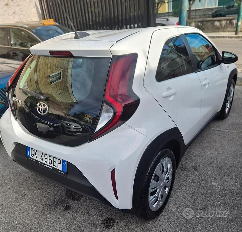 Usata Toyota Aygo X Active 72 CV (52 kW) 2022 Bianco SUV