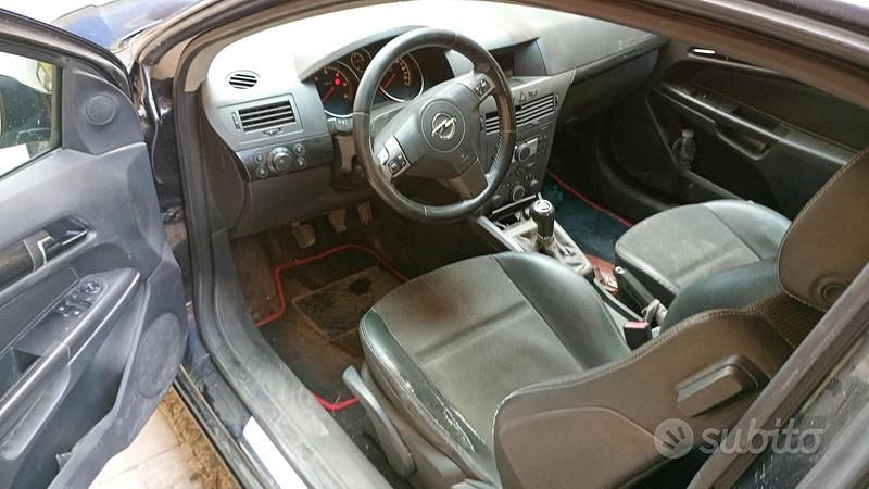 Usata Opel Astra 116 CV (85 kW) 2006 Utilitaria