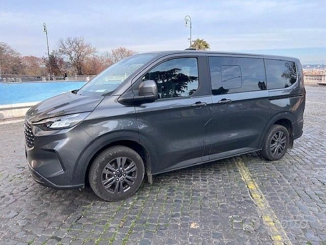 Usata Ford Tourneo Custom Titanium 170 CV (125 kW) 2024 Grigio Furgone