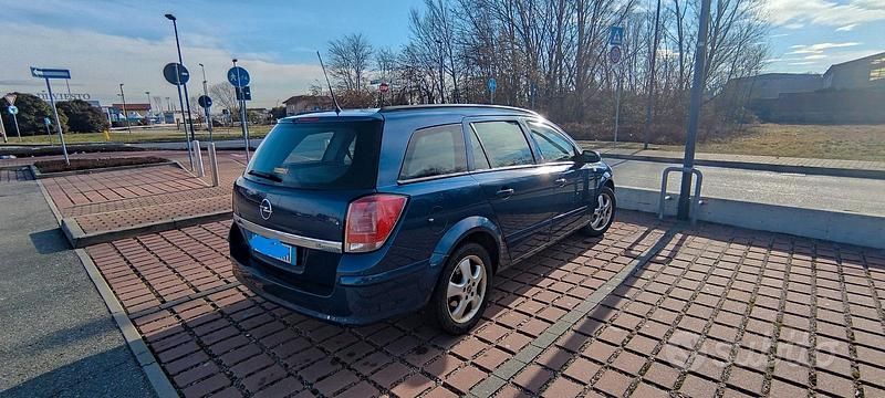 Usata Opel Astra 101 CV (74 kW) 2005 Station wagon