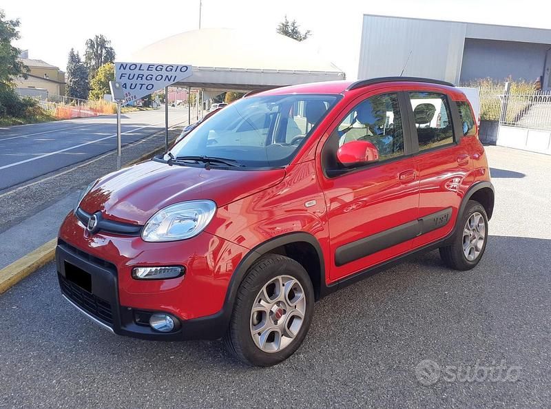 Usata Fiat Panda 4x4 75 CV (55 kW) 2013 Rosso Utilitaria