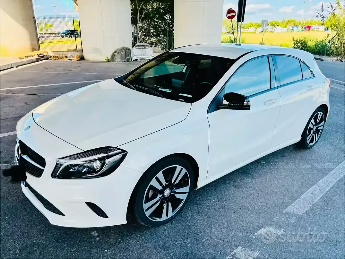 Usata Mercedes 200 Night 136 CV (100 kW) 2018 Bianco Berlina