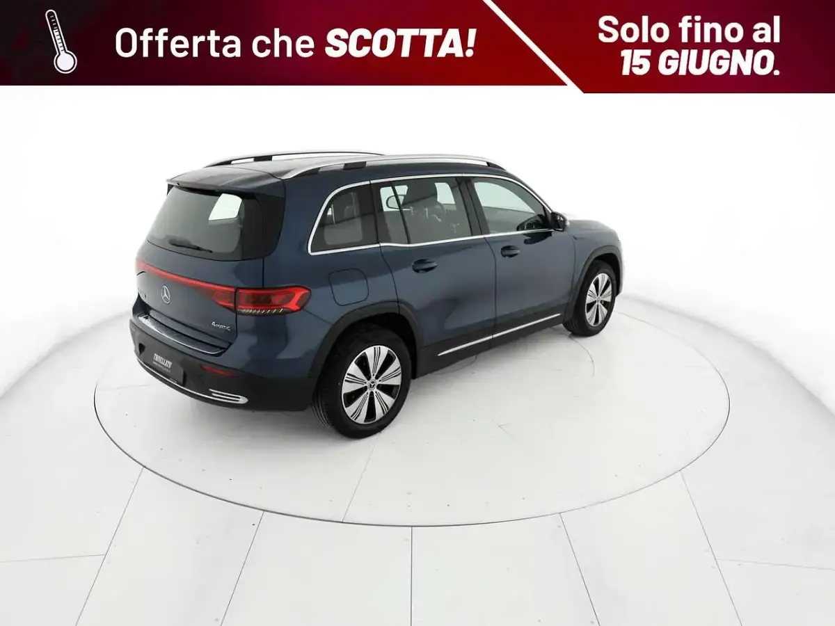 Usata Mercedes EQB300 167 kW (228 CV) 2022 Blu/azzurro SUV