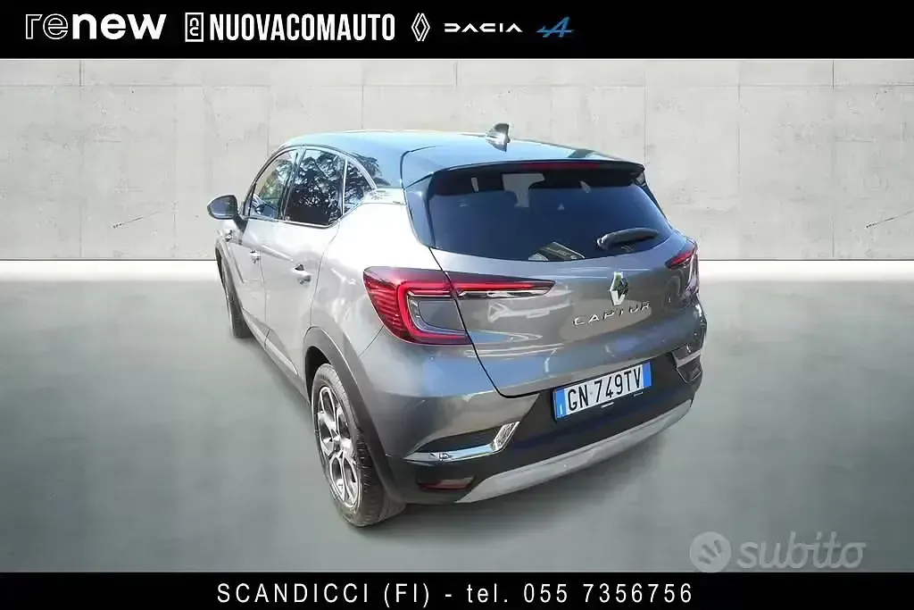 Usata Renault Captur Intens 101 CV (74 kW) 2023 Grigio SUV