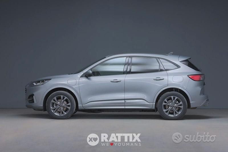 Usata Ford Kuga ST-Line X 152 CV (111 kW) 2023 Solar silver SUV