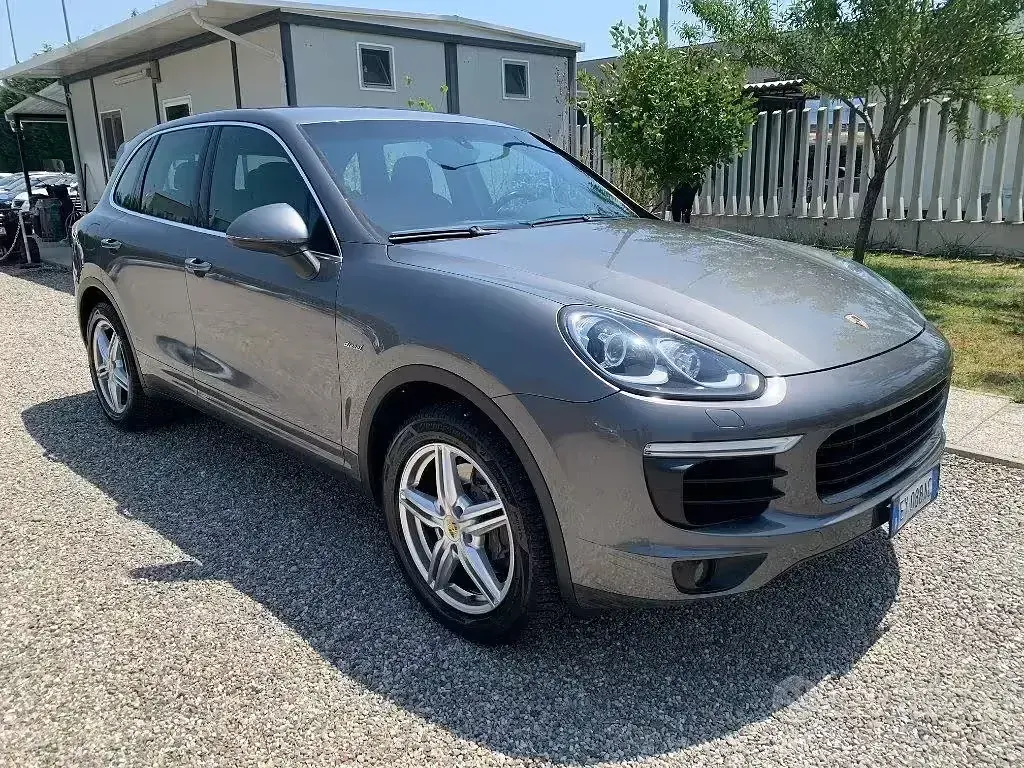 Usata Porsche Cayenne 250 CV (183 kW) 2015 Grigio SUV