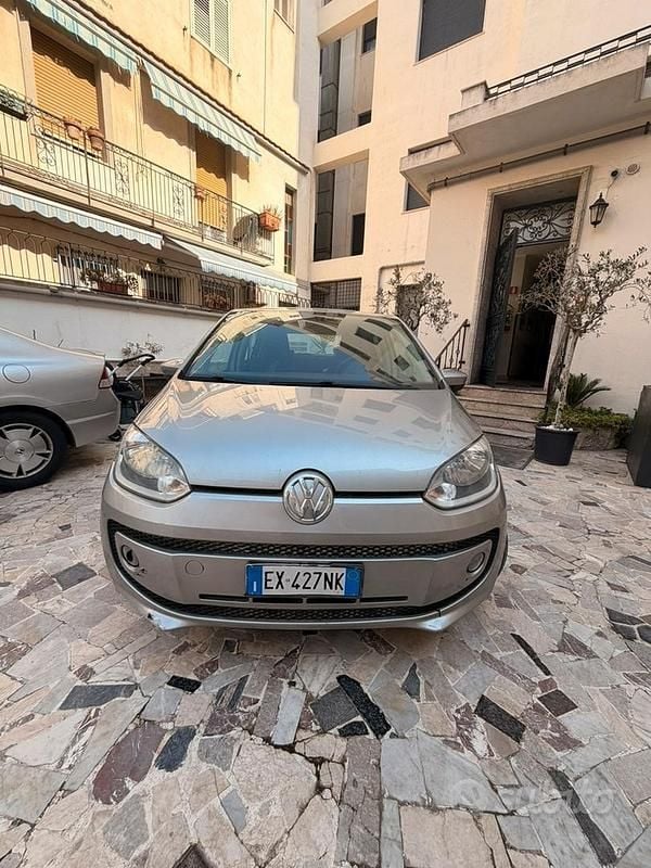 Usata VW up! Move 75 CV (55 kW) 2015 Grigio Utilitaria
