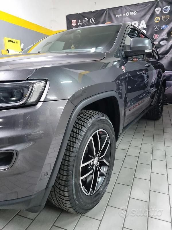 Usata Jeep Grand Cherokee Trailhawk 250 CV (183 kW) 2018 Grigio SUV