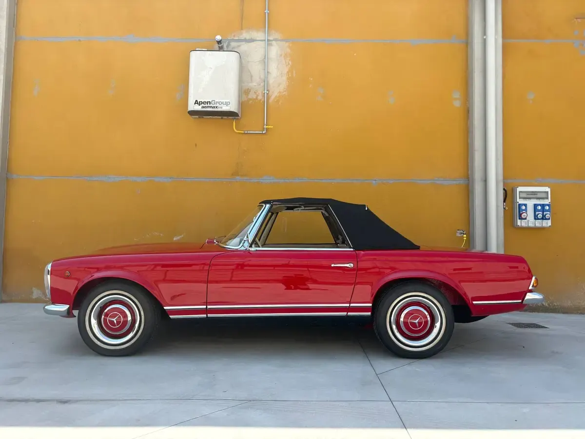 Usata Mercedes 230 150 CV (110 kW) 1964 Rosso Cabrio