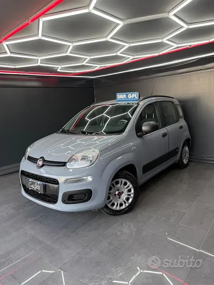 Usata Fiat Panda Lounge 69 CV (50 kW) 2018 Grigio Utilitaria